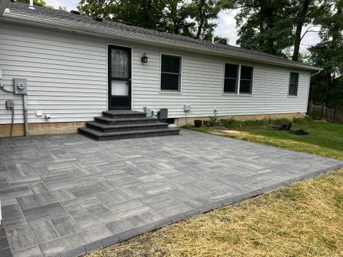 Paver Patio Design & Construction for Higgins landscaping LLC in West Jefferson, OH