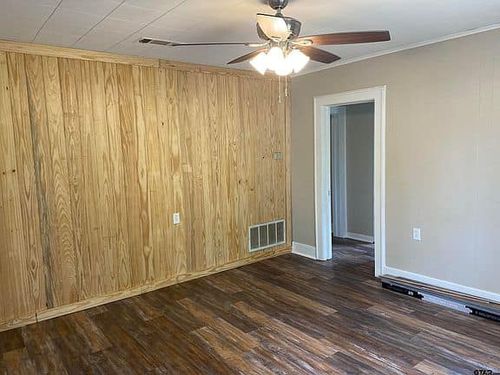 Shiplap for BAKER Carpentry in Joshua, TX
