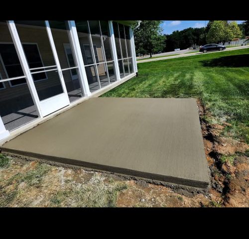 Driveways, Patios, Sidewalks, Firepits for Custom Concrete Enterprises in Springfield, IL