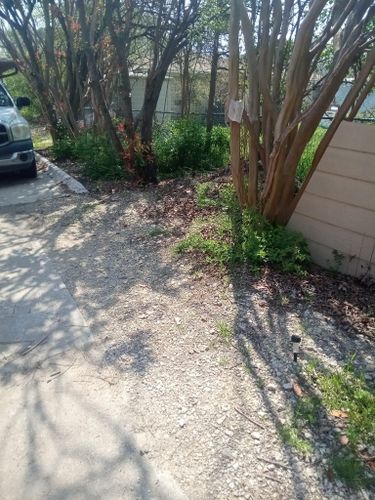 Mowing for Emergency Yard Care LLC in Waxahachie, TX