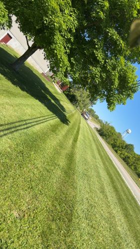 All Photos for Gullion’s Lawn and Landscaping in DeMossville, KY