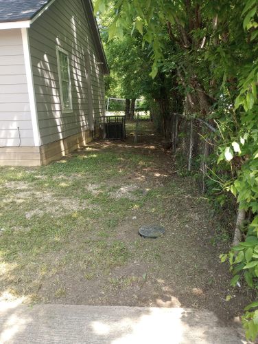 Mowing for Emergency Yard Care LLC in Waxahachie, TX