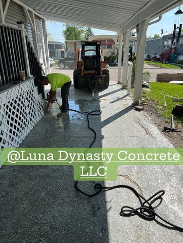 Sidewalk Installation for Luna Dynasty Concrete in Chicago, IL