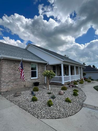 Aggregate & Metal Edge Installation for Higgins landscaping LLC in West Jefferson, OH