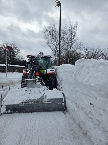 Snow Removal for TH Property Service, LLC in Manlius, NY