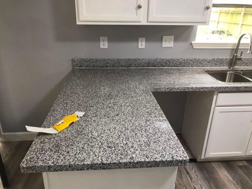 Granite Countertop Installers for E & E Roofing in Baytown, TX