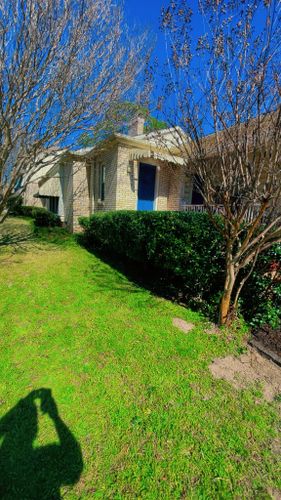 Lawn Maintenance for Green Space Service LLC in Tyler, TX