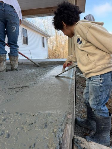 Porches, Patios, & Firepits for Whitfield Concrete Construction in Solsberry, IN