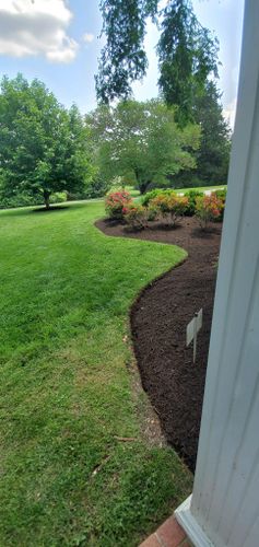 Mulch Installation for Adams Lawn Service & Landscaping, Inc. in Shelbyville, TN