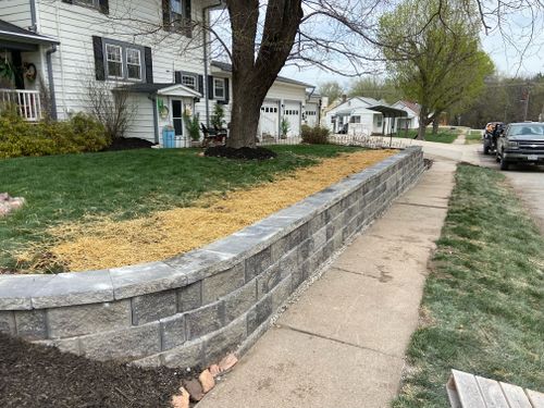 Hardscape Design and Installation for Thomas' Lawn Care in Maryville, MO