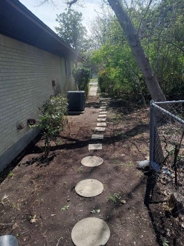 Mowing for Emergency Yard Care LLC in Waxahachie, TX