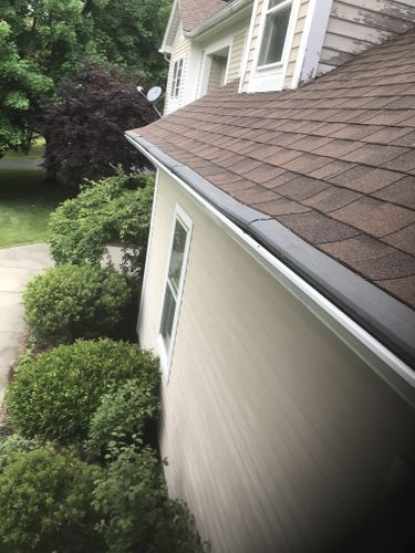 Gutter / Eavestrough Cleaning for Prestige Construction and Cleaners in Schenectady, NY