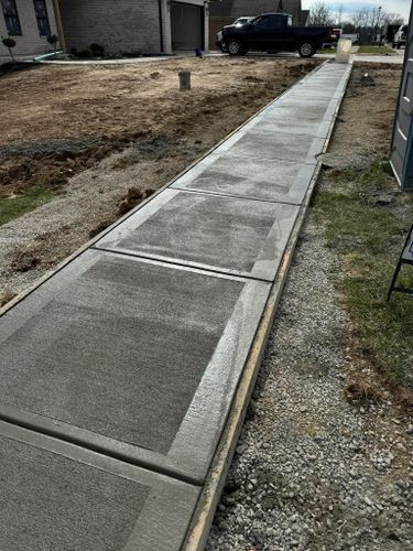 Concrete Driveways for Hellards Excavation and Concrete Services LLC in Mount Vernon, KY