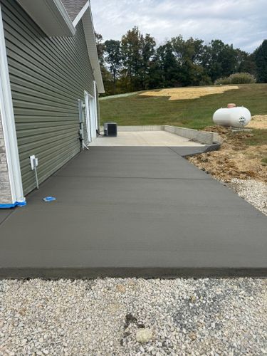 Driveways & Sidewalks for Whitfield Concrete Construction in Solsberry, IN
