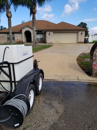 Pressure Washing & Softwashing for V Man Services LLC in Asbury Lake, FL