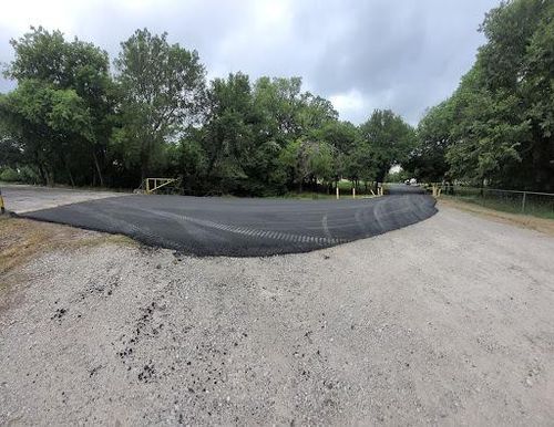 Blacktop for Integrity Construction  in Azle, Texas