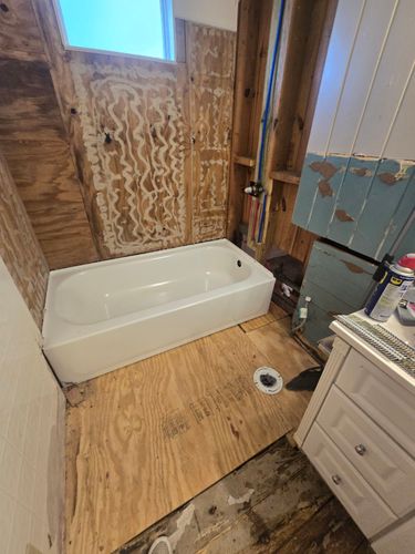 Minor Plumbing for T & R Grantham Enterprises in Crestview, FL