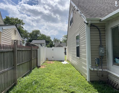 Fencing for NJ Facilities Maintenance Services LLC in Philadelphia, PA