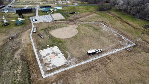 Concrete Driveways for Hellards Excavation and Concrete Services LLC in Mount Vernon, KY