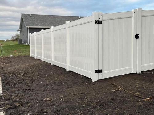 Fence Installation for Illinois Fence & Outdoors in Kewanee, IL