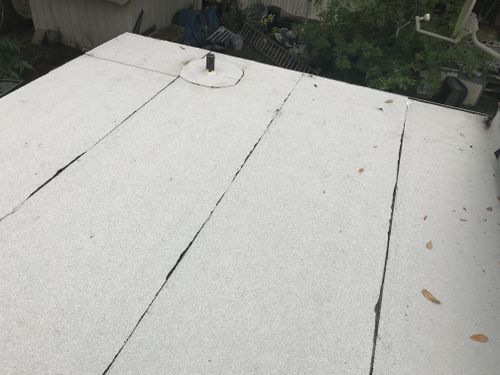 Commercial Roofing Contractor for E & E Roofing in Baytown, TX