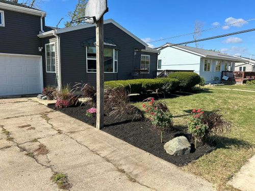 Landscaping Services for Weeds Lawn Care & Landscaping LLC  in Hiawatha, IA