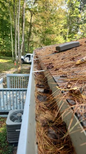  for Top Hand Roofing and Gutter in Pomeroy, OH