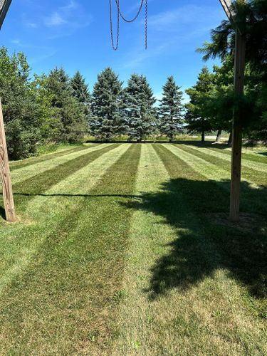 Landscaping for Sargent's Lawn and Property Maintenance LLC in Lambertville, MI