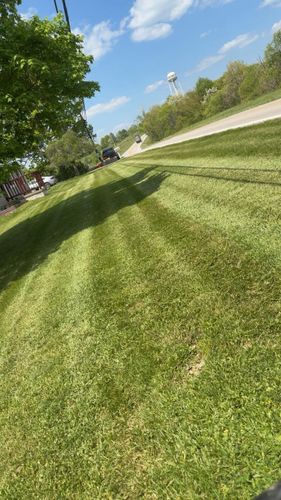 All Photos for Gullion’s Lawn and Landscaping in DeMossville, KY