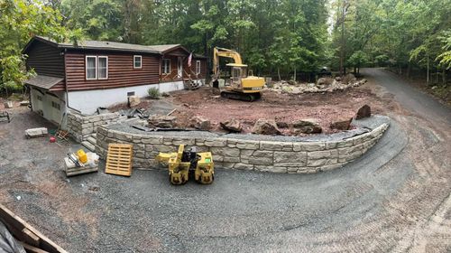  for R McK Excavating in Lake Ariel, PA