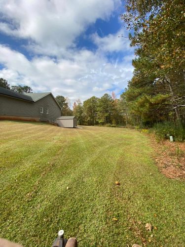 Mowing for Cowboys Lawn Care & Pressure/Soft Washing in Carrollton, Georgia