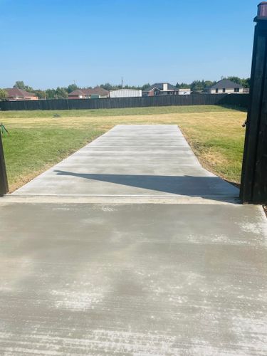 Sidewalk Installation for Aguayo Concrete in Waxahachie, TX
