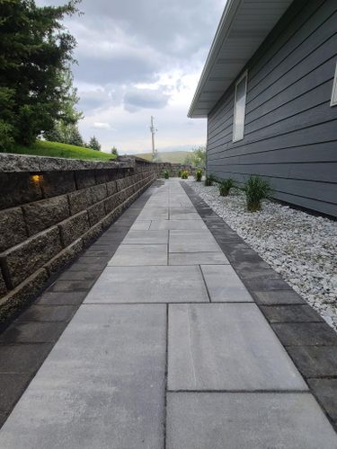 Stone Wall Installation for DG Stone & Landscaping Designs in DuPage County, Illinois