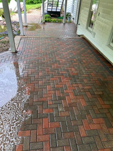 Home Softwash for J&J Power Washing and Gutter Cleaning in Sycamore, IL