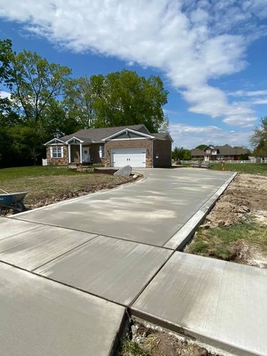 Driveways Construction  for D.R. Concrete  in Lincoln Park, MI