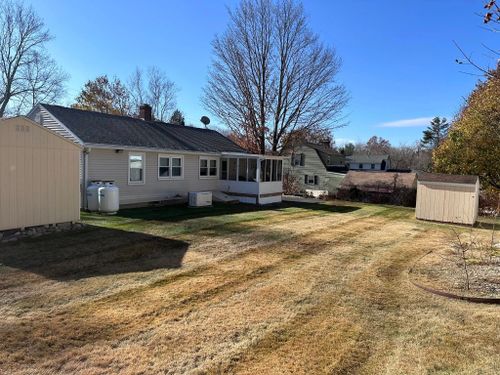 Dead Grass Removal for Navedo’s Lawn Care in Putnam, CT