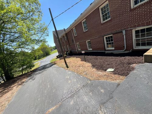 Lawn Maintenance for Amerigreen Lawn & Landscape in Atlanta, GA