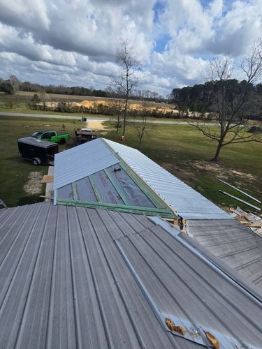 Roofing for T & R Grantham Enterprises in Crestview, FL