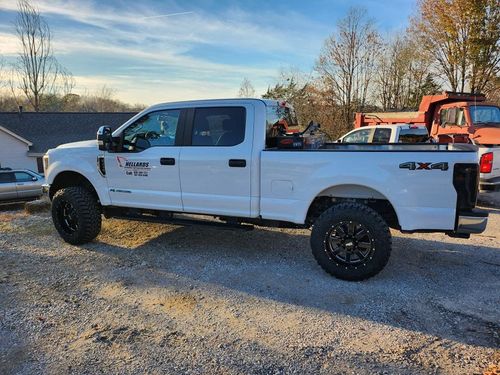 Concrete Driveways for Hellards Excavation and Concrete Services LLC in Mount Vernon, KY