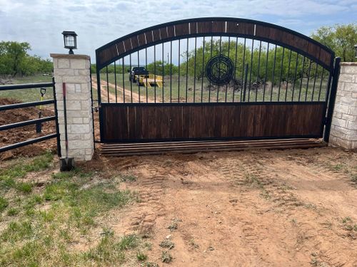 Custom gates for Greenroyd Fencing & Construction in Pilot Point, TX
