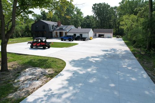 Driveways Construction  for D.R. Concrete  in Lincoln Park, MI