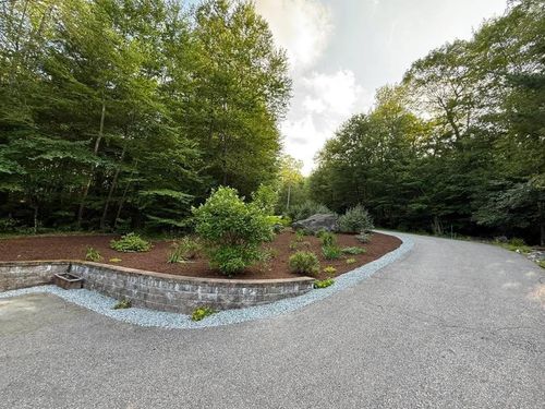 Mulch Installation for Navedo’s Lawn Care LLC in Putnam, CT