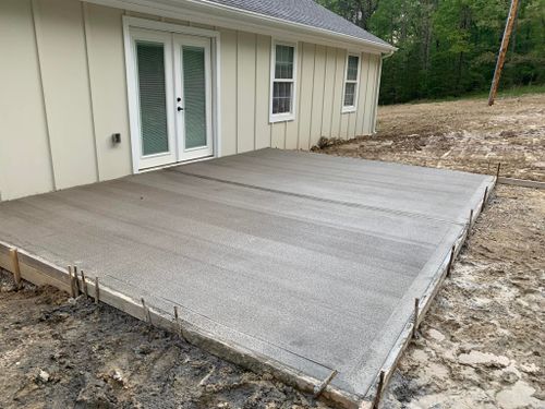 Concrete Patios for Hellards Excavation and Concrete Services LLC in Mount Vernon, KY