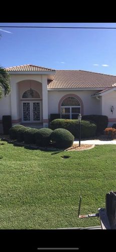 Lawn Maintenance for Rize N’ Grind  in Punta Gorda, FL