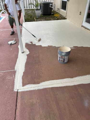 Pool deck Painting for Cruz Diaz Painting LLC in Sun City Center, FL