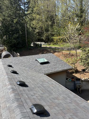 Shingle Roofs for Anderson Roofing in Portland, OR
