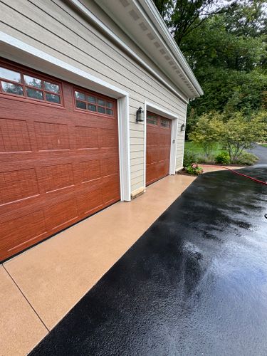 Driveway & Sidewalk Cleaning for Fresh Water Pressure Washing & Services LLC in Traverse City, MI