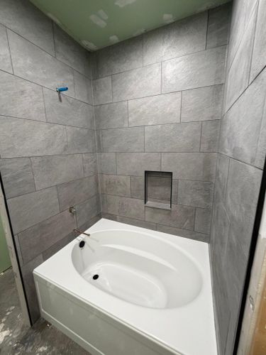 Bathroom Remodeling for Suarez Pro Flooring and Remodeling in Comanche, TX