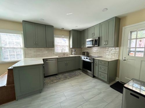 Kitchen and Cabinet Refinishing for Straight Edge Painting and Renovations in Milwaukee, WI
