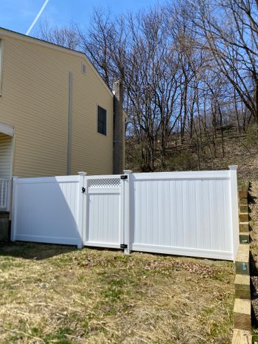 Vinyl fence  for Wantage Fence & Stonework, LLC in Wantage, New Jersey